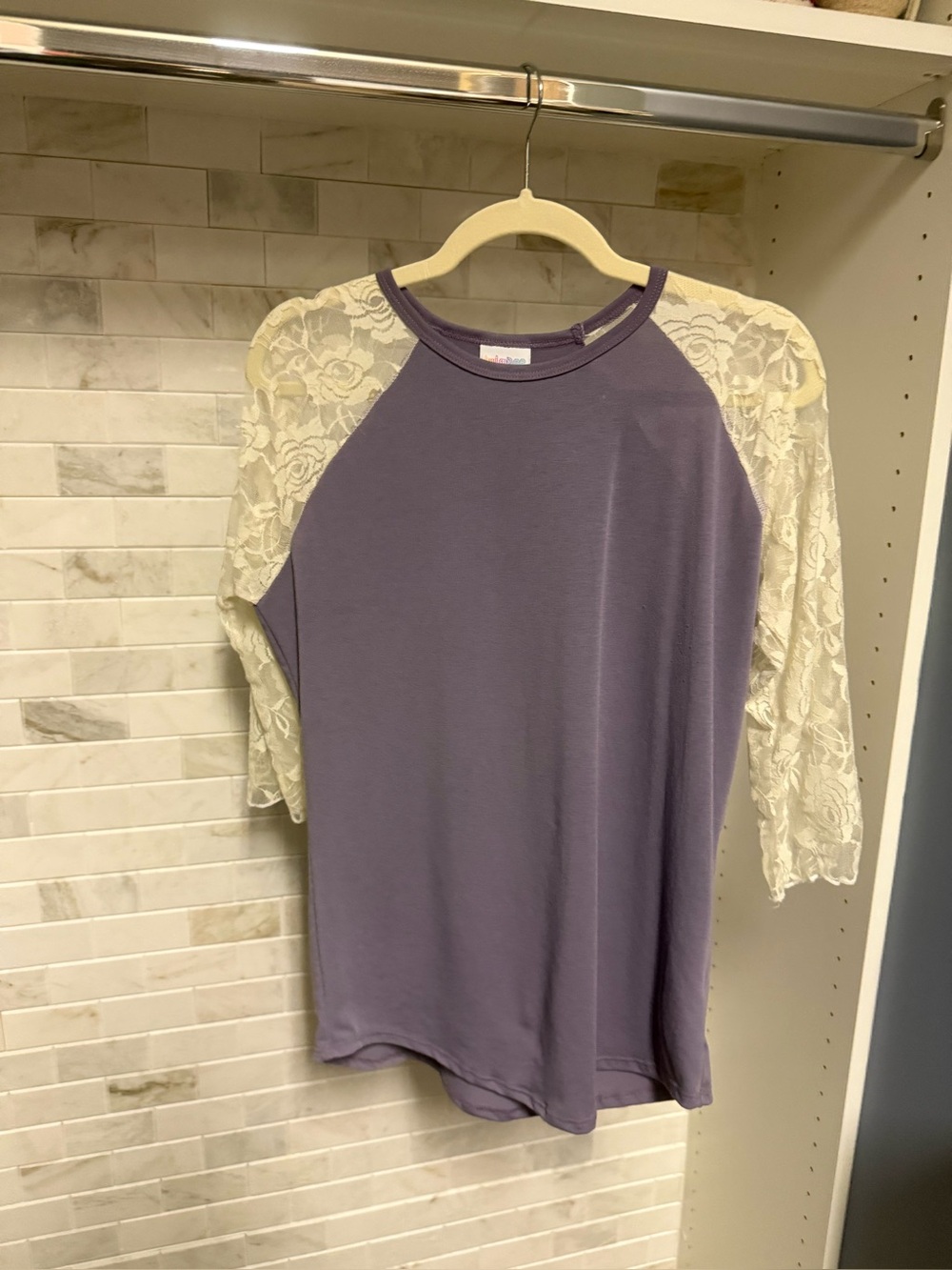 Lace Sleeve Raglan Top in Lavender